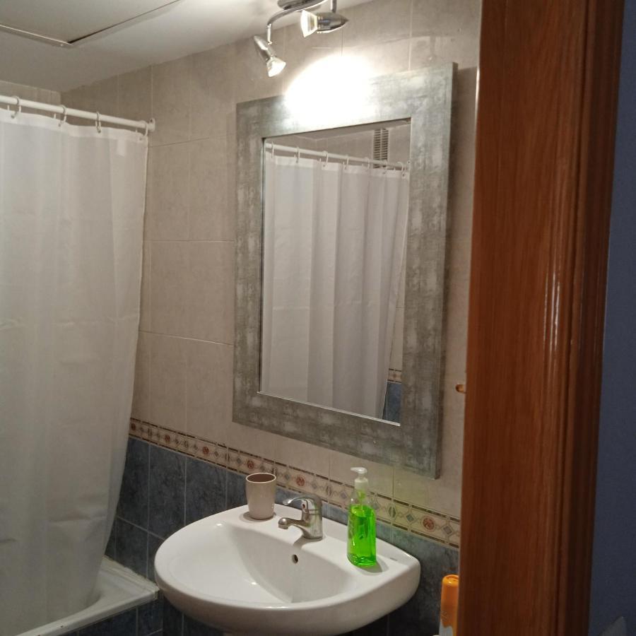 Alquilo Habitaciones Con Bano Y Cocina Compartida Torremolinos Kültér fotó